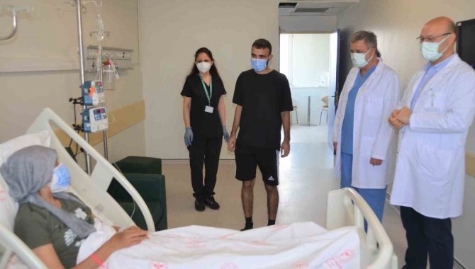 Oğlunun Böbreği İle Hayata Tutundu