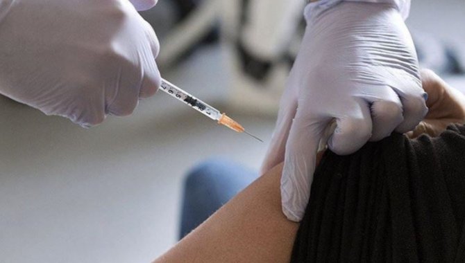 Göğüs Hastalıkları Uzmanı Dr. Serap Ket Alkan: "Korona Aşısı Yüksek Riskli Gruplara Yapılabilir"