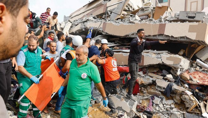 İsrail, Gazze'de son 24 saat içinde 300 Filistinliyi öldürdü, 800'ünü yaraladı
