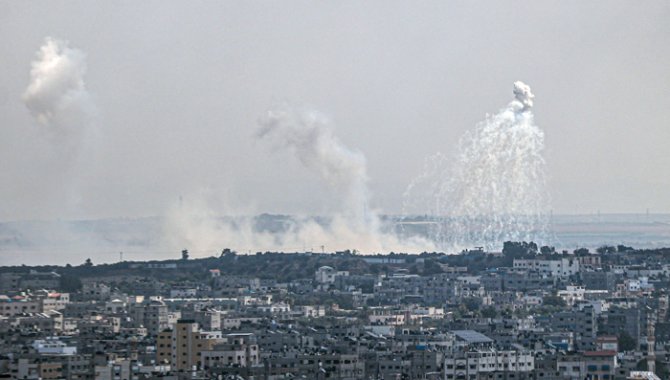 AA'nın fotoğrafları İsrail'in fosfor bombası kullandığını bir kez daha kanıtladı