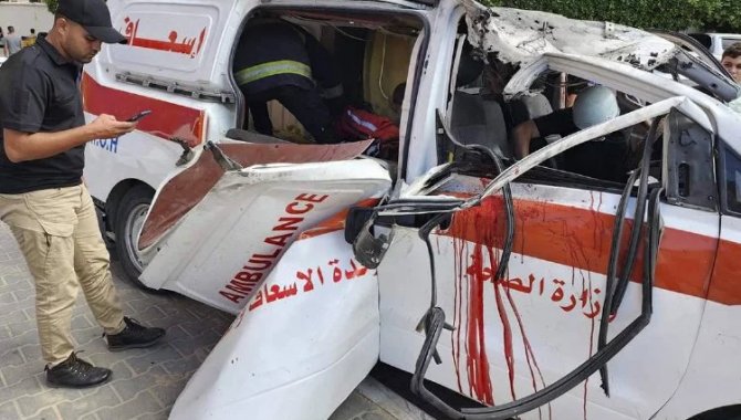 Filistin Kızılayı: İsrail saldırılarında 4 ambulans görevlisi öldü, 5'i yaralandı