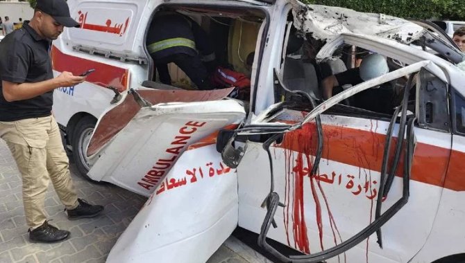 Filistin Kızılayı: İsrail saldırılarında 4 ambulans görevlisi öldü, 5'i yaralandı