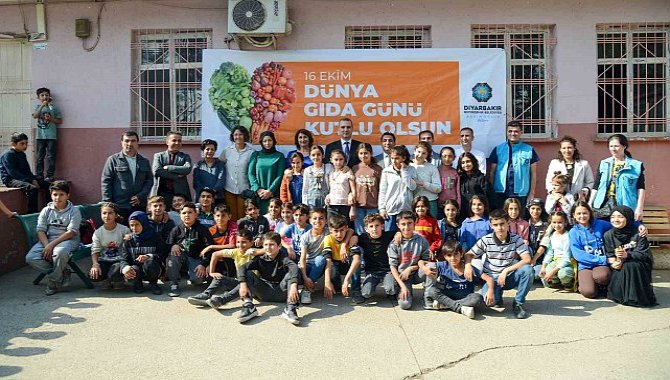 Diyarbakır'da Dünya Gıda Günü'nde öğrenciler sağlıklı gıda konusunda bilgilendirildi