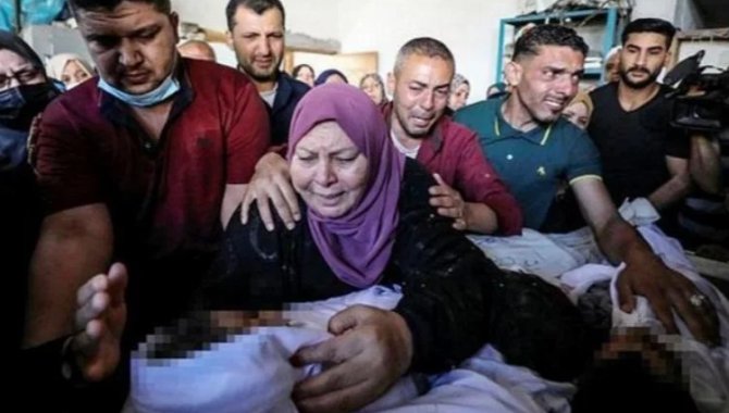 İsrail, Gazze'de hamile bir kadını iki çocuğuyla öldürdü