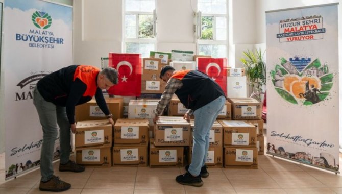 Malatya'da Büyükşehir Belediyesi İHH'ya 14 bin 264 kutu ilaç verdi