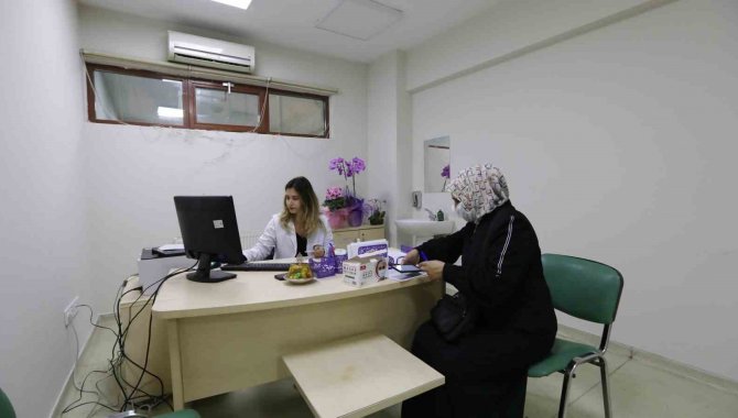 Başakşehir Belediyesi, İlçede Yaşayan Kadınlara Meme Kanseri Farkındalık Ayı’nda Tarama Yaptı