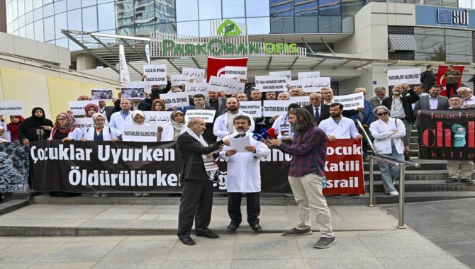 Sağlık çalışanları İsrail'in saldırılarına tepkisiz kaldığı gerekçesiyle DSÖ'yü protesto etti