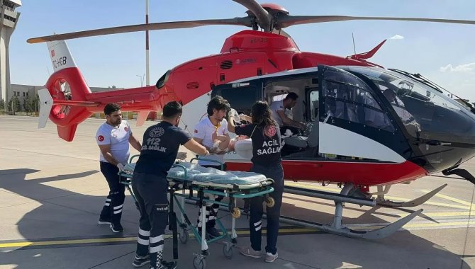 Şırnak’ta ambulans helikopter yüksekten düşen hasta için havalandı