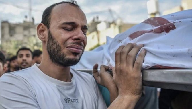 İsrail'in Gazze'ye düzenlediği saldırılarda can kaybı 7 bin 703'e yükseldi