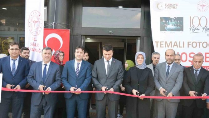 Kayseri İl Sağlık Müdürlüğünce Cumhuriyet'in 100. yılı dolayısıyla fotoğraf sergisi açıldı