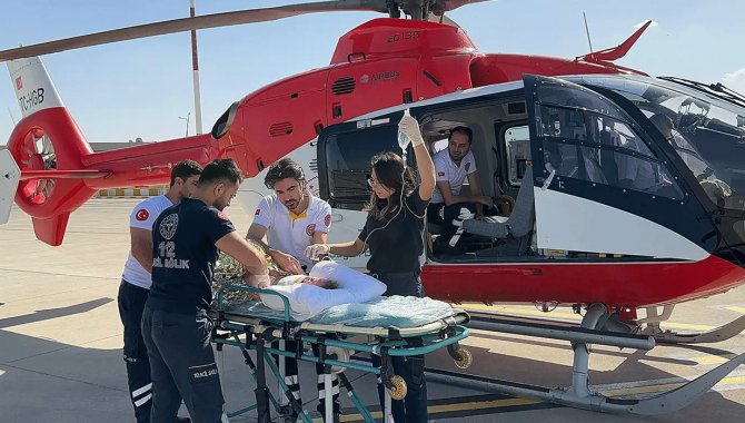 Mardin'de tedavi gören 50 günlük bebek, ambulans uçakla Ankara'ya sevk edildi