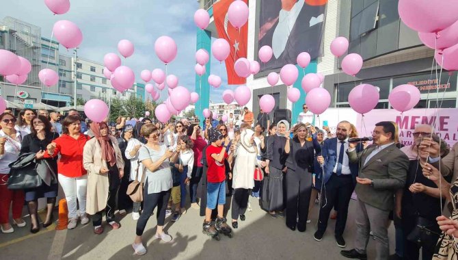 Kepez’de Kanser Farkındalığı İçin Gökyüzüne Pembe Balon Bırakıldı