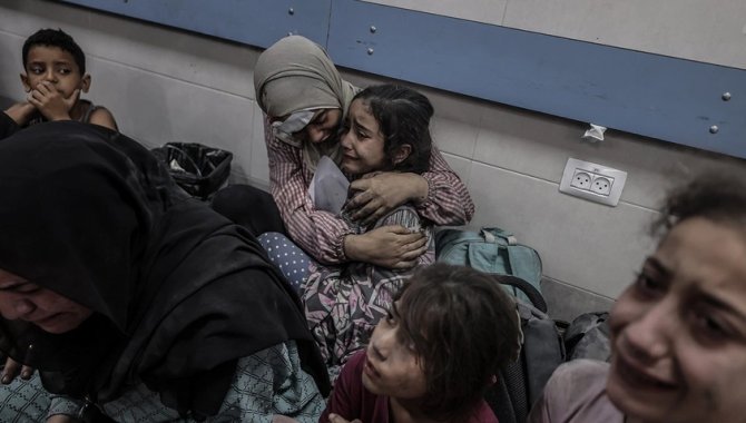 Gazze'deki çocuk ölümleri Amsterdam'da canlandırıldı