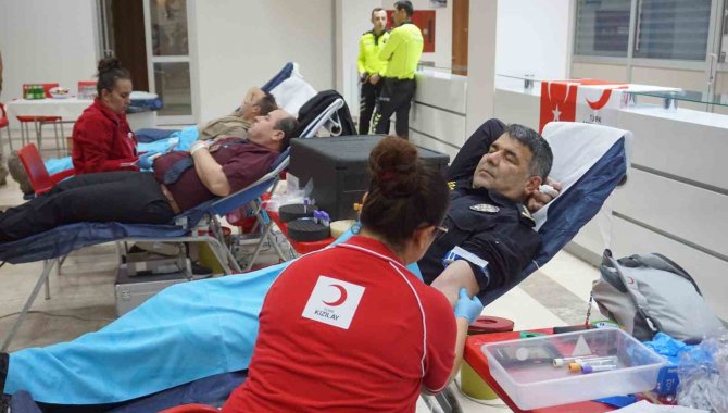 Edirne Emniyet Müdürü Ve Personeli Kan Ve Kök Hücre Bağışı Yaptı