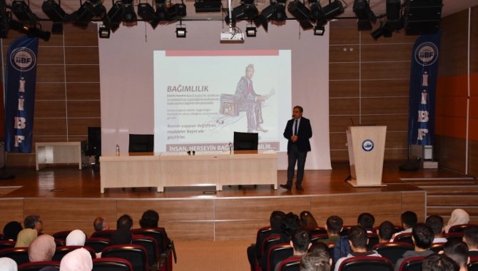 Dicle Üniversitesi'nde "Bağımlılıkla Mücadele" paneli yapıldı