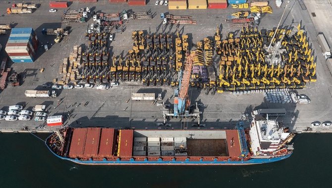Gazze'ye sağlık malzemeleri taşıyacak gemi, İzmir'den yola çıkmaya hazırlanıyor