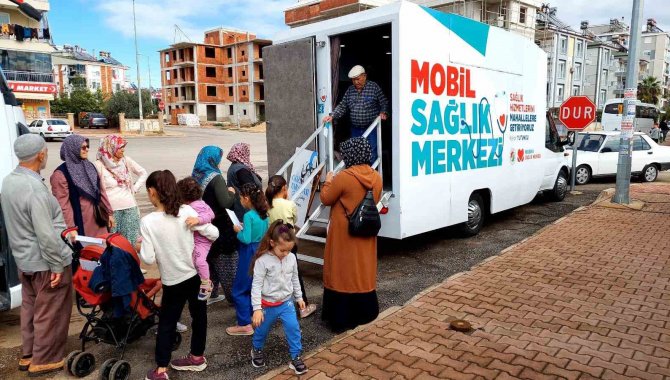 Sağlık Tırı Kepez’in Mahallelerinde