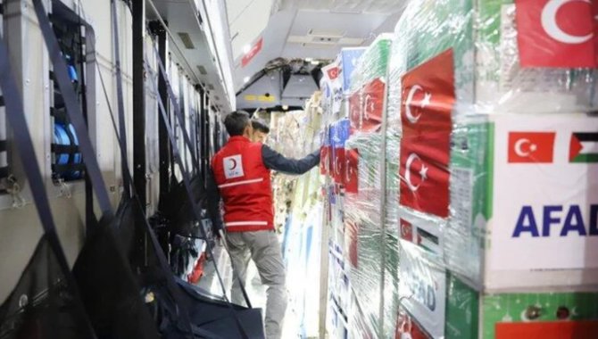 Türkiye’nin Gazze’deki Filistinliler İçin Gönderdiği Yardımlar Mısır’a Ulaştı