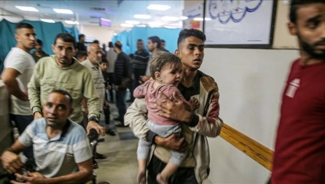Gazze'deki Sağlık Bakanlığı: Şifa Hastanesi'nde mahsur kalanlar 8 gündür aç ve susuz