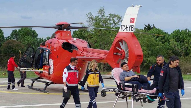 Kalp Krizi Geçiren Vatandaş İçin Ambulans Helikopter Havalandı