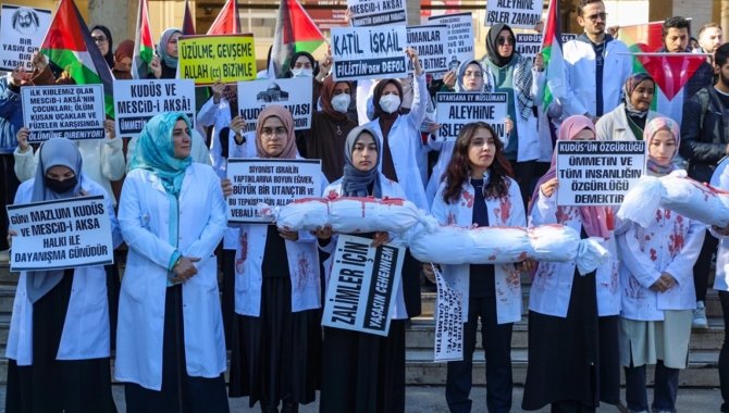 Diyarbakır'da tıp fakültesi öğrencilerinden İsrail'in Gazze'deki saldırılarına tepki