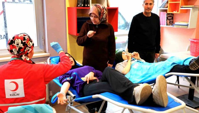 Ağrı Gençlik Merkezi’nde Kan Bağışı Kampanyası