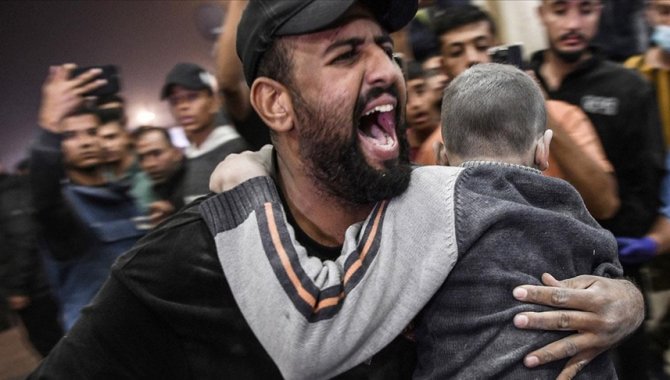 DSÖ: Gazze'de ortalama her 10 dakikada 1 çocuk öldürülüyor