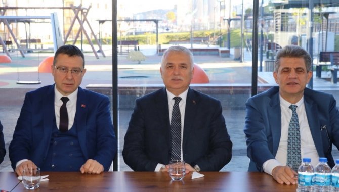 Trabzon Valisi Yıldırım, sağlık bilgilendirme toplantısına katıldı