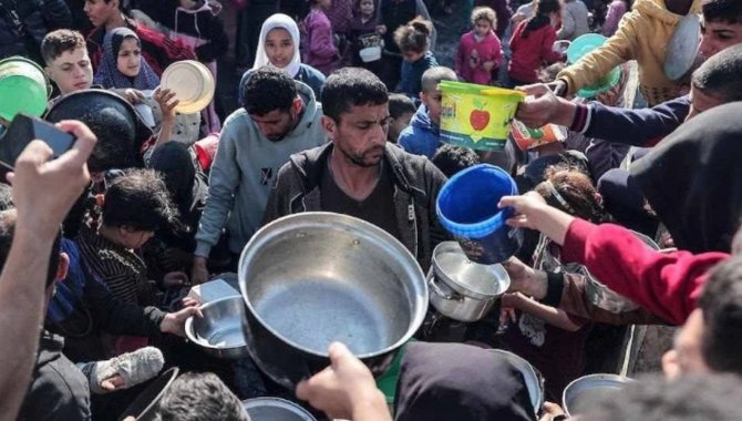 DSÖ, hastanelere sığınan Gazzelilerin açlıkla karşı karşıya olduğu uyarısında bulundu