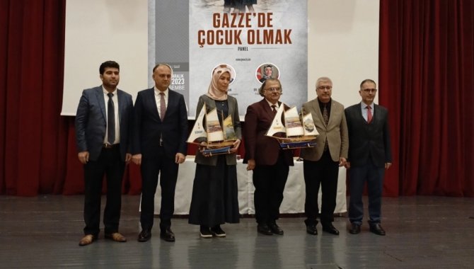 Sinop'ta, "Gazze'de Çocuk Olmak Paneli" düzenlendi