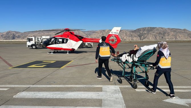 Şırnak'ta 82 yaşındaki hasta, ambulans helikopterle Şanlıurfa'ya sevk edildi