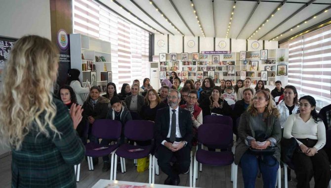 Tarsus’ta Kadınlar Sağlıklı Yaşam Konusunda Bilgilendiriliyor