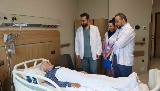 4 Kablolu Kalp Pili Tedavisi Bursa Şehir Hastanesi’nde Uygulanmaya Başladı