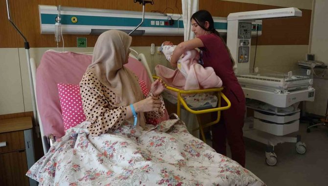 Erciş Şehit Rıdvan Çevik Devlet Hastanesine “Anne Dostu Hastane” Unvanı Verildi