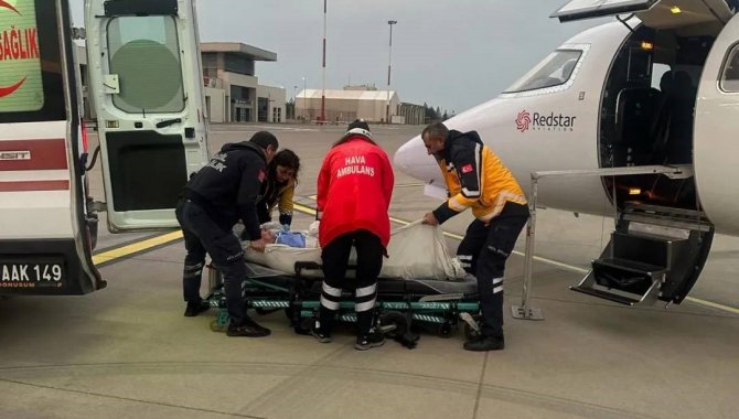 Şırnak’ta 77 Yaşındaki Hasta, Ambulans Uçakla Ankara’ya Sevk Edildi