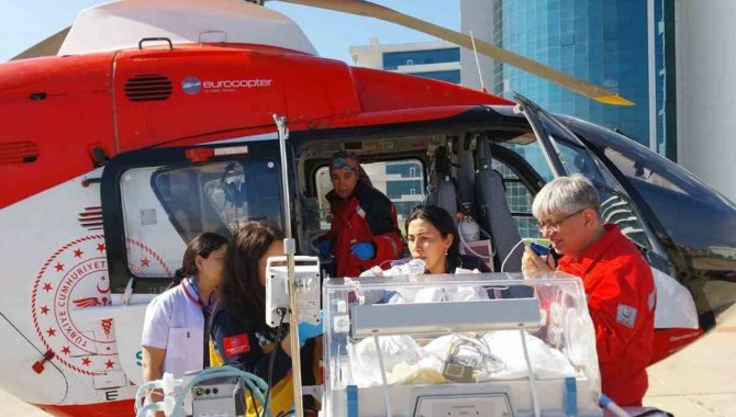 15 Günlük Bebek Hava Ambulans Helikopter İle İstanbul’a Sevk Edildi