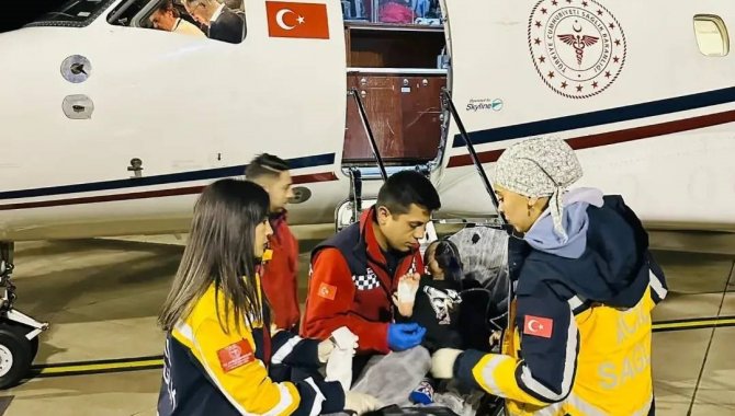 Şırnak’ta Akciğer Enfeksiyonu Geçiren 2 Yaşındaki Çocuk Ambulans Uçakla Ankara’ya Sevk Edildi