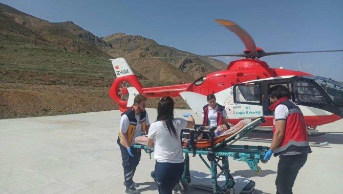 Ambulans Helikopter 11 Yaşındaki Çocuk İçin Havalandı