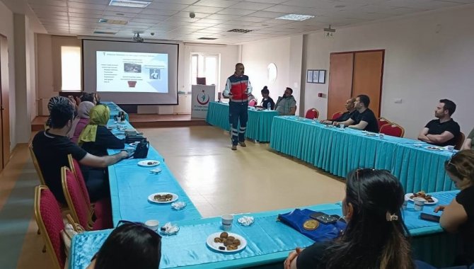 Erzincan’da Helikopter Ambulans Donanımlarının Tanıtıldığı Bilgilendirme Toplantısı Yapıldı