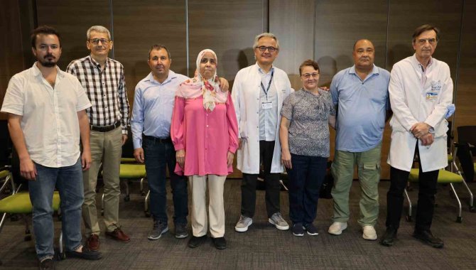 İzmir’de İki Aile Çapraz Böbrek Nakliyle Hayata Yeniden Başladı