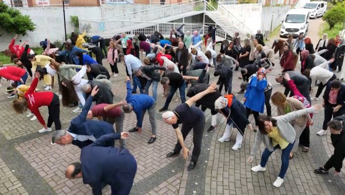 Sağlık İçin Hareketin Önemine Dikkat Çektiler, Mesai Öncesi Egzersiz Yaptılar