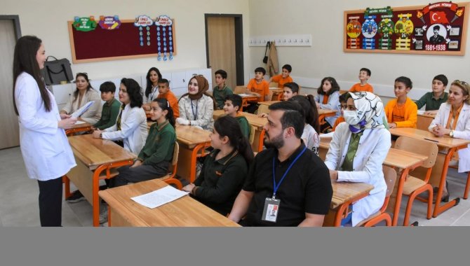 Van'da "Eğitimde Sağlık Hareketi" ile 153 bin 408 öğrenci kontrolden geçirildi