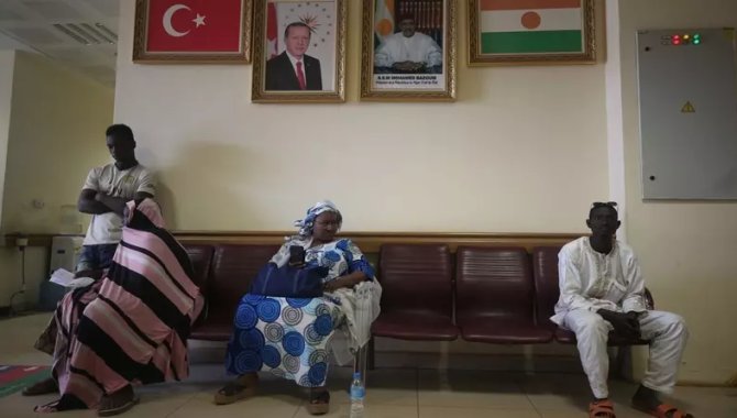 Nijer-Türkiye Dostluk Hastanesi şifa dağıtıyor