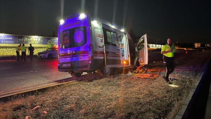 Malatya'da hasta taşıyan ambulans kaza yaptı, 3 kişi yaralandı