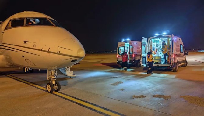 Van'da kalp rahatsızlığı olan 4 günlük bebek, ambulans uçakla İstanbul'a sevk edildi