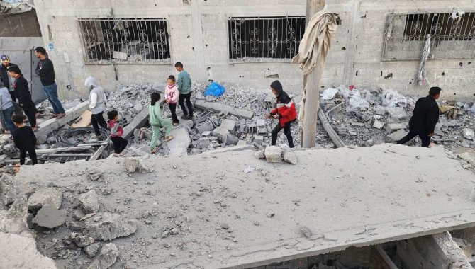 Kuveyt, Irak ve İİT'den, İsrail'in Gazze'de okul ve ilaç deposuna yönelik saldırılarına kınama
