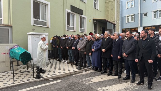 Kocaeli'de menenjit tedavisi gördüğü hastanede ölen çocuğun cenazesi toprağa verildi