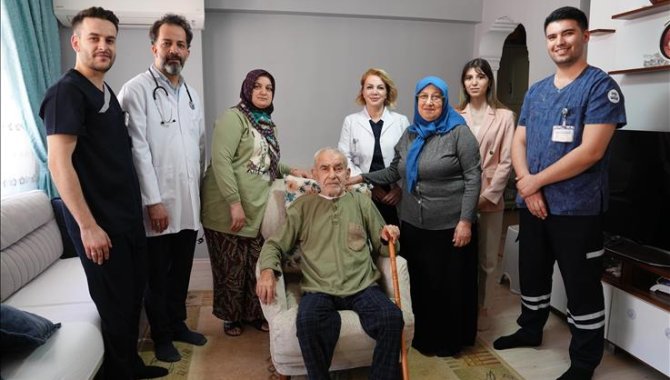 Evde sağlık hizmeti hastane sürecini ev ortamına taşıyarak hasta konforunu artırıyor