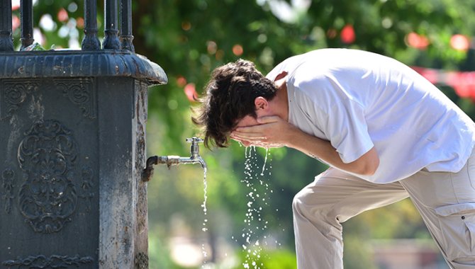 Sıcak hava dalgası İzmir'de acil servislerde yoğunluğu artırdı