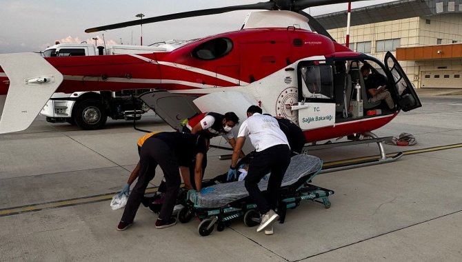 Van'da akciğer ödemi olan hasta, ambulans helikopterle hastaneye kaldırıldı